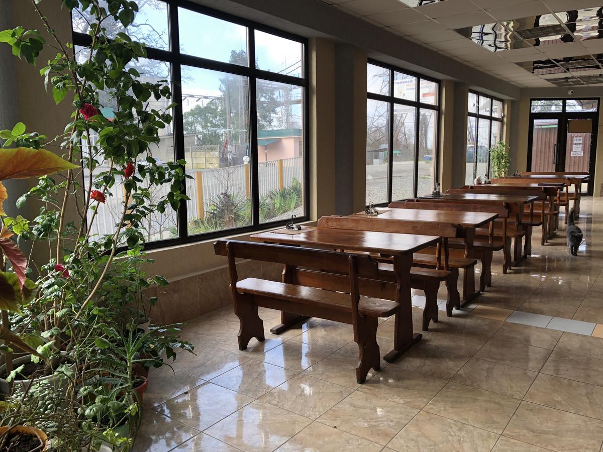 Cafe-Hotel Assir Pizunda Exterior photo
